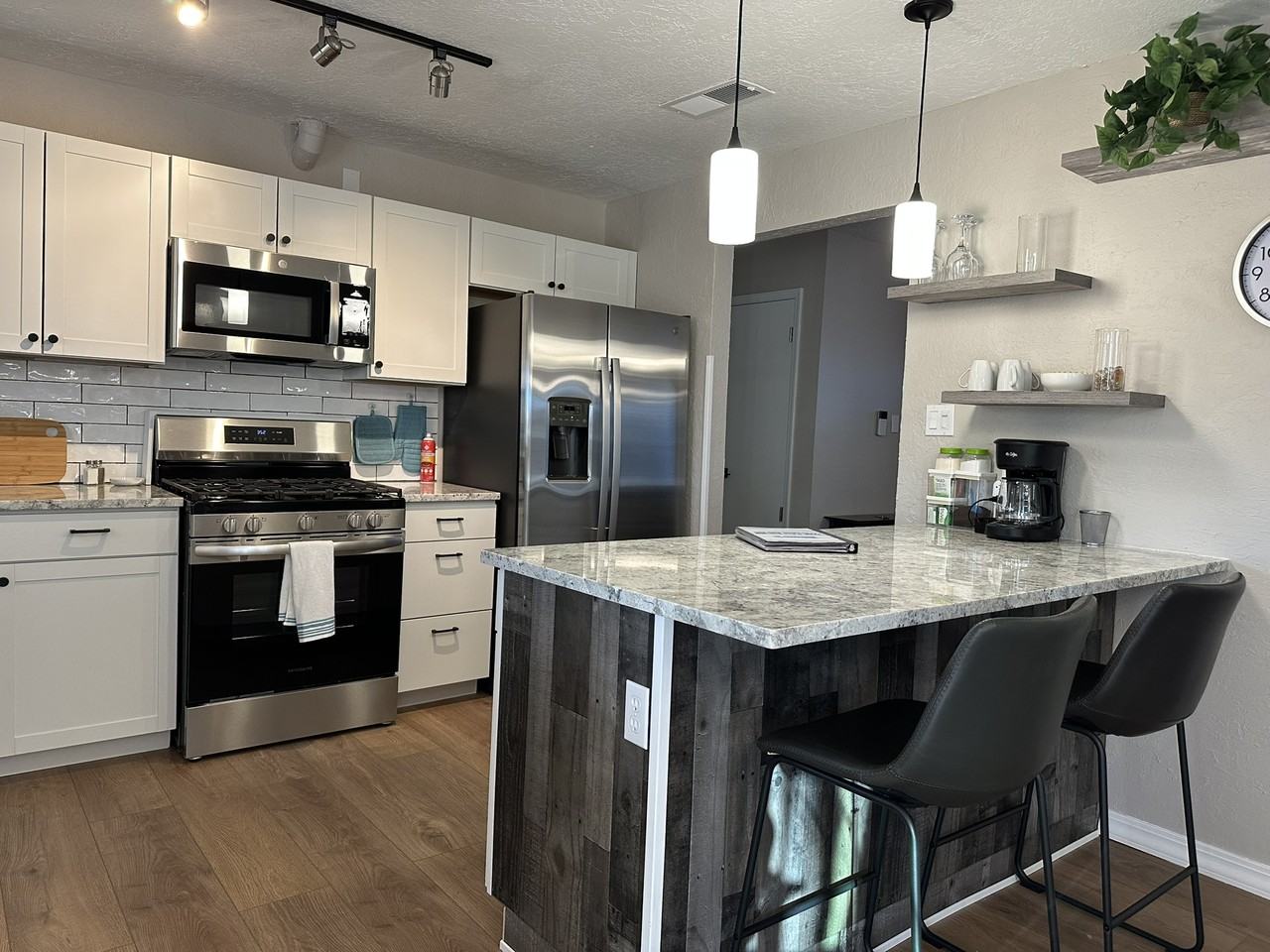 1106 Arias Ave Nw #NA - Photo 5 of 19