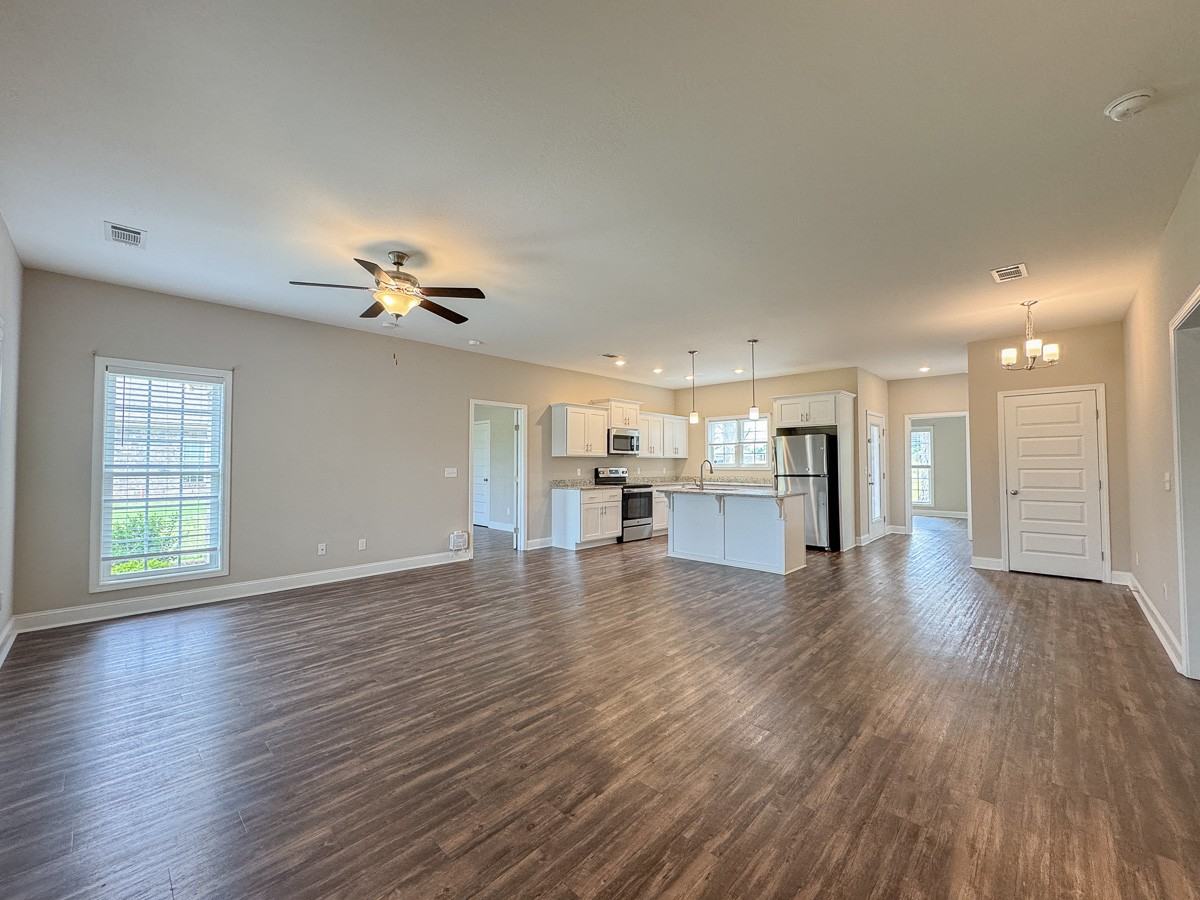 211 Silverthorn Dr #1 - Photo 2 of 23