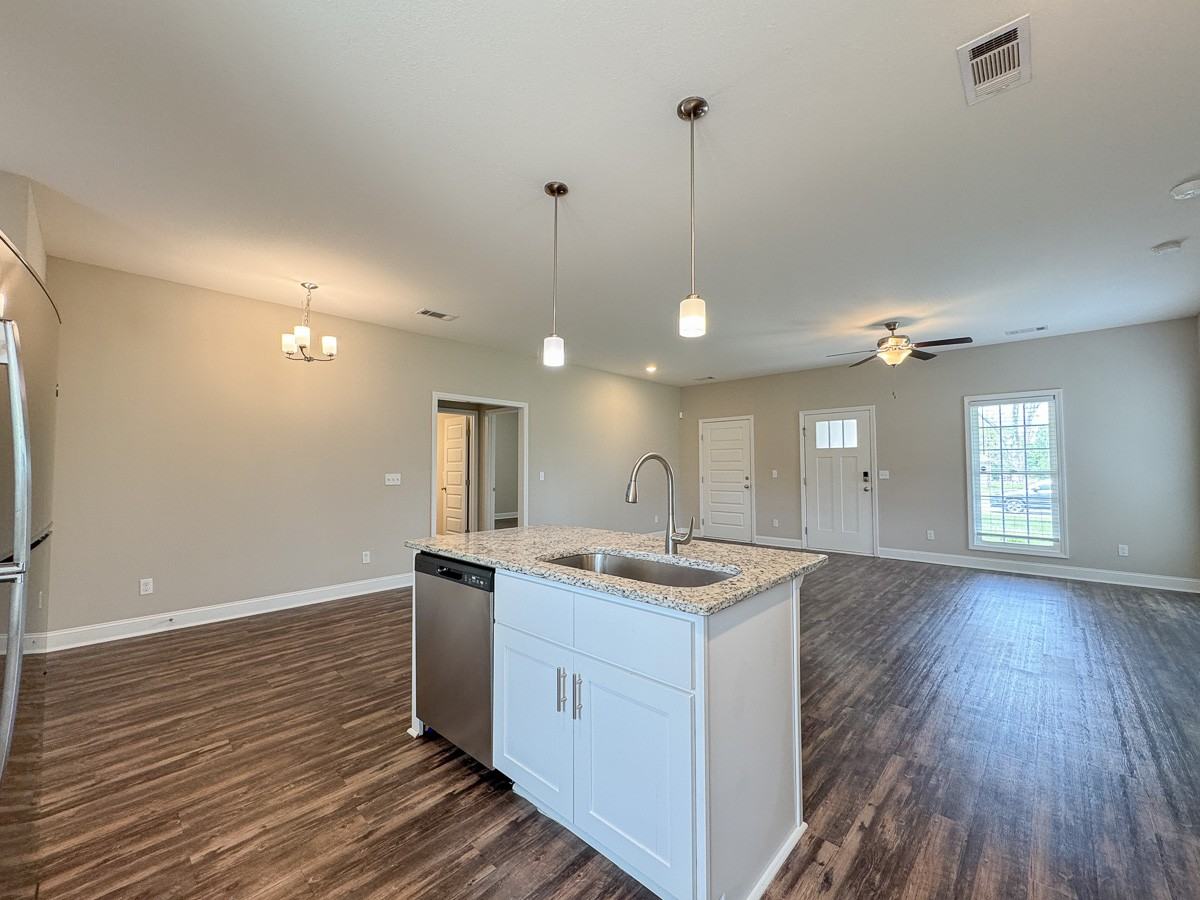 211 Silverthorn Dr #1 - Photo 6 of 23