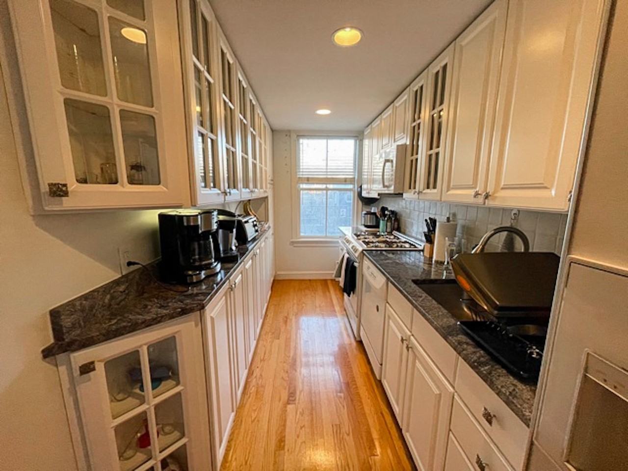 56 Dwight St - Photo 5 of 11
