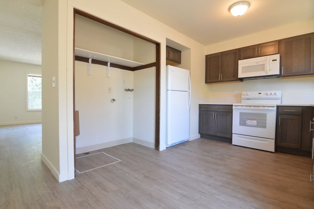 4438-4442 NE Killingsworth St - Photo 3 of 10