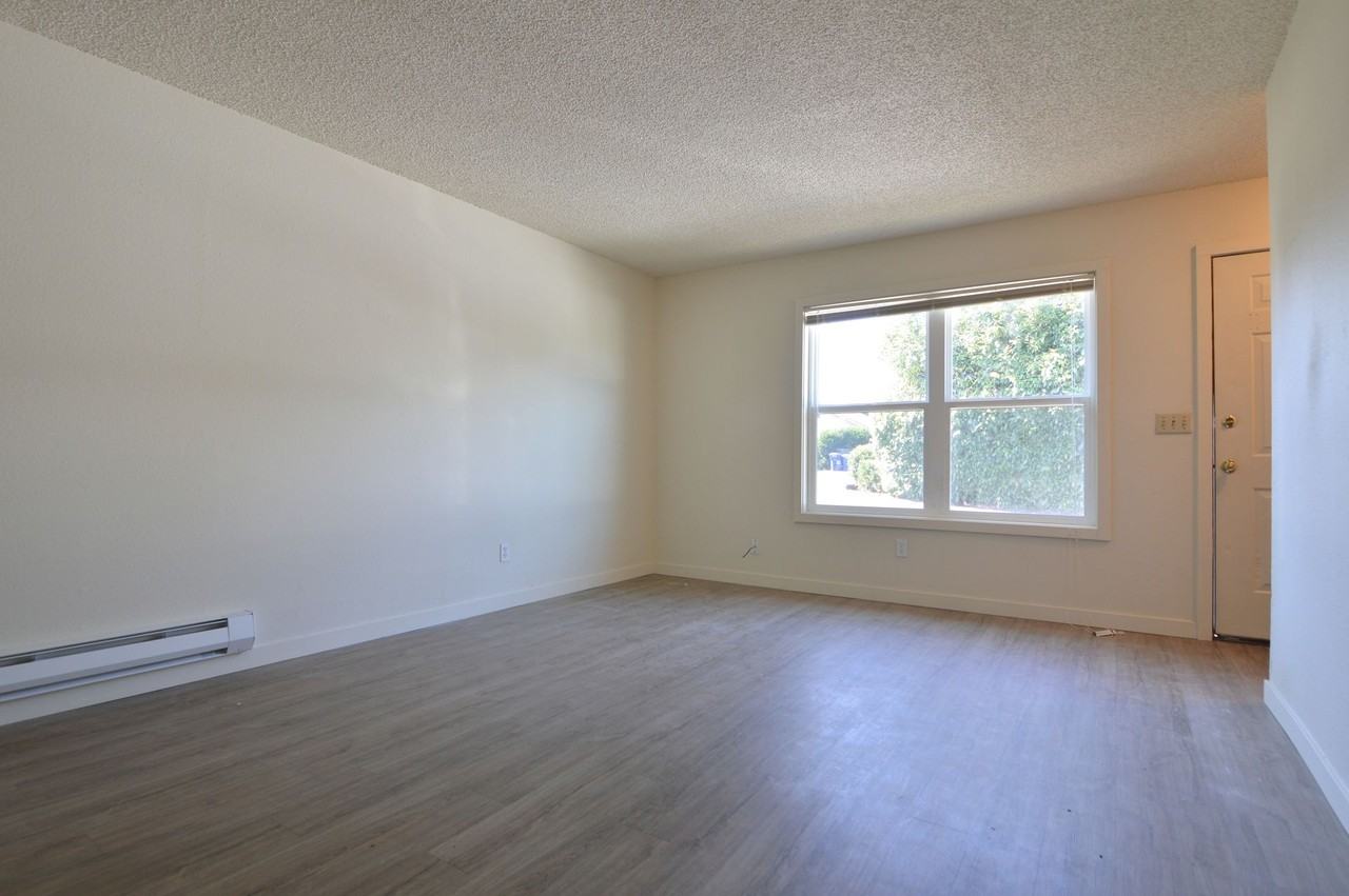 4438-4442 NE Killingsworth St - Photo 6 of 10