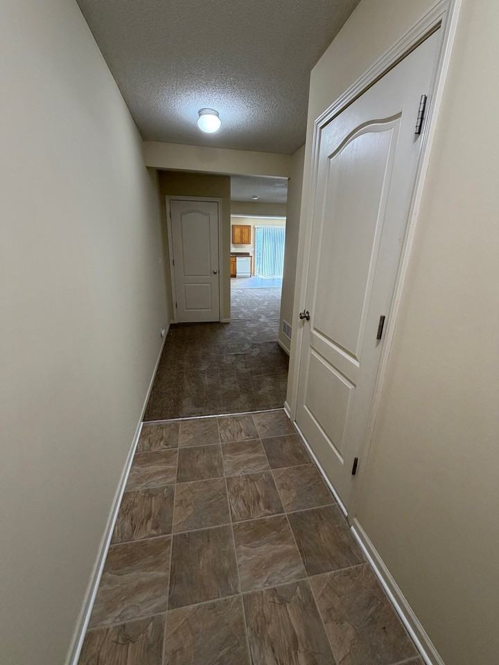 425 Hawthorne Blvd #2 - Photo 2 of 16