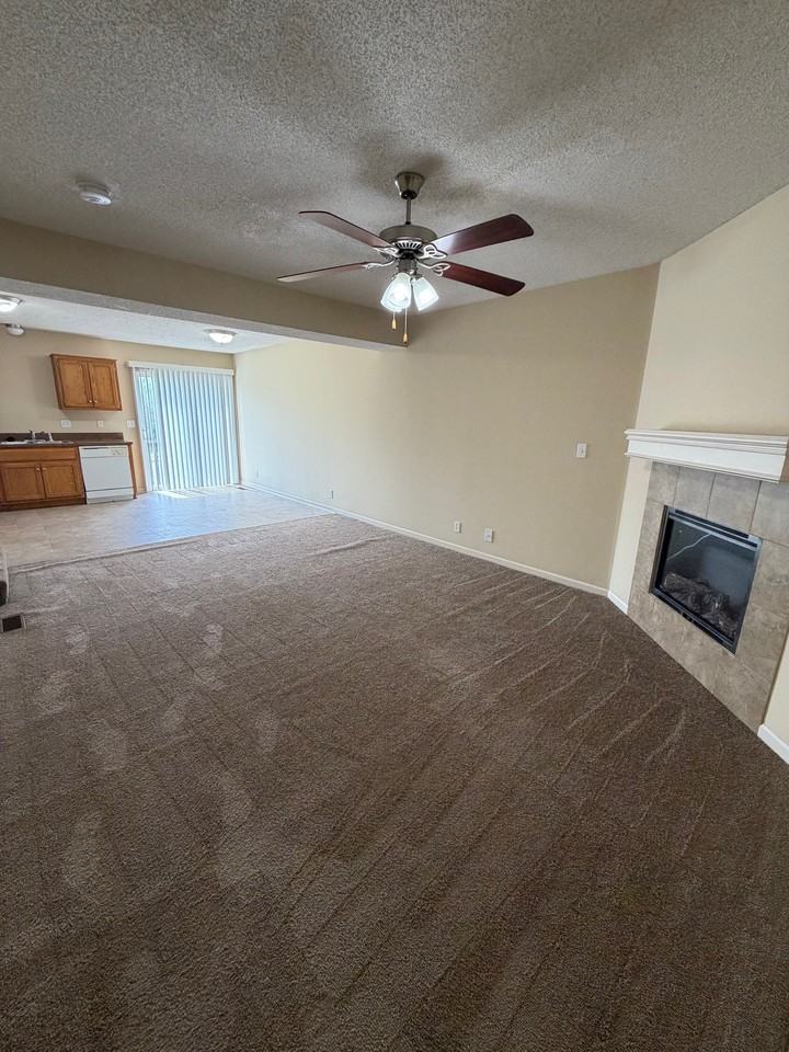 425 Hawthorne Blvd #2 - Photo 5 of 16