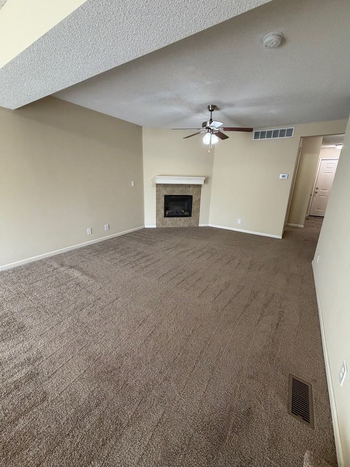 425 Hawthorne Blvd #2 - Photo 6 of 16