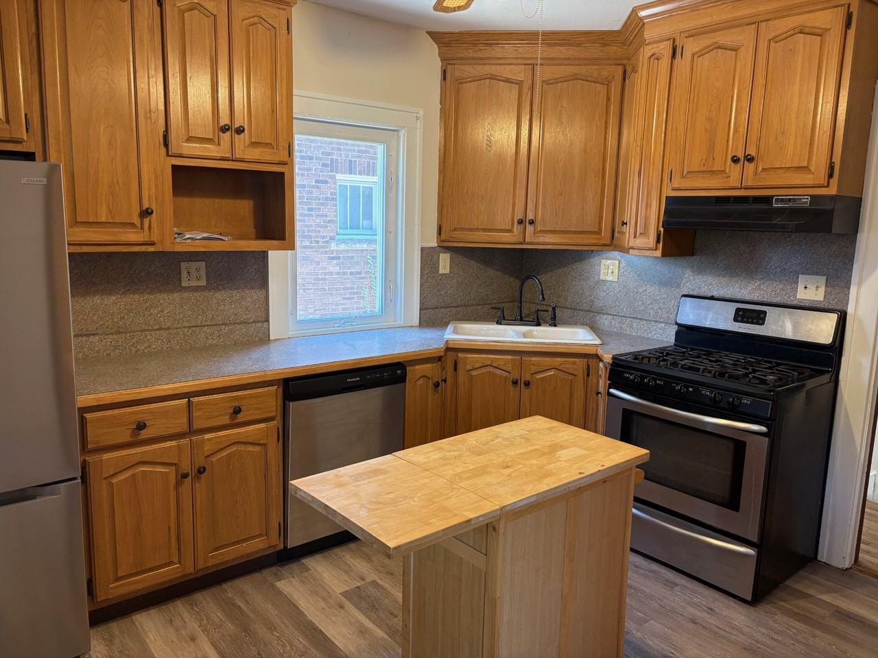 448 W 28th St #1 - Photo 4 of 11