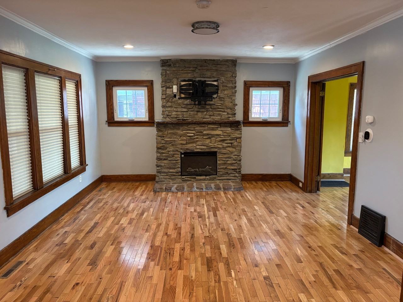 448 W 28th St #1 - Photo 5 of 11