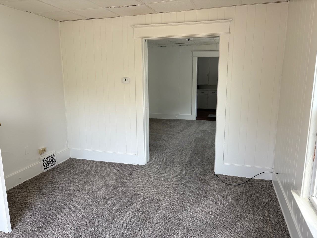 E 4th St #2 - Photo 4 of 9