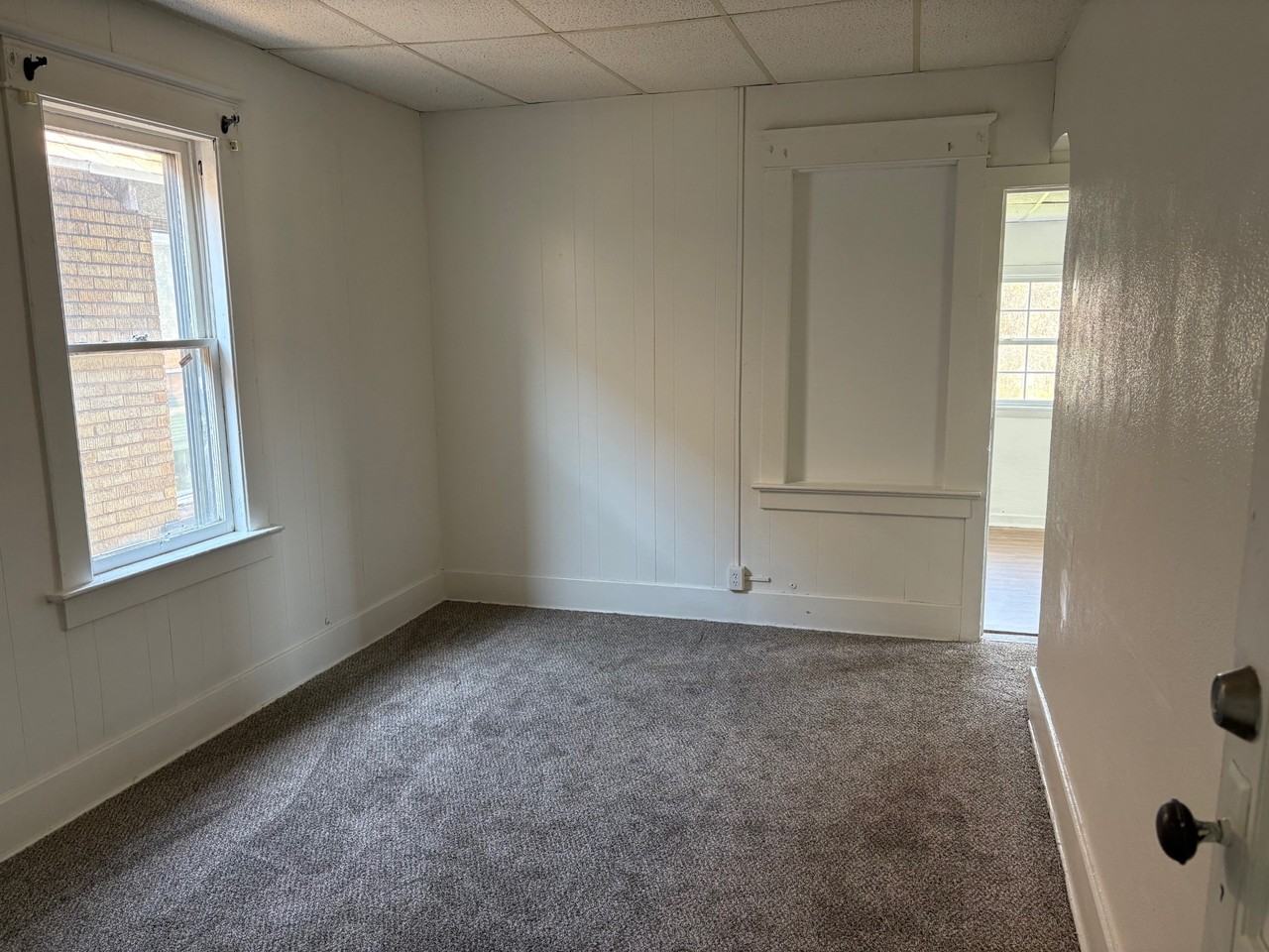 E 4th St #2 - Photo 5 of 9