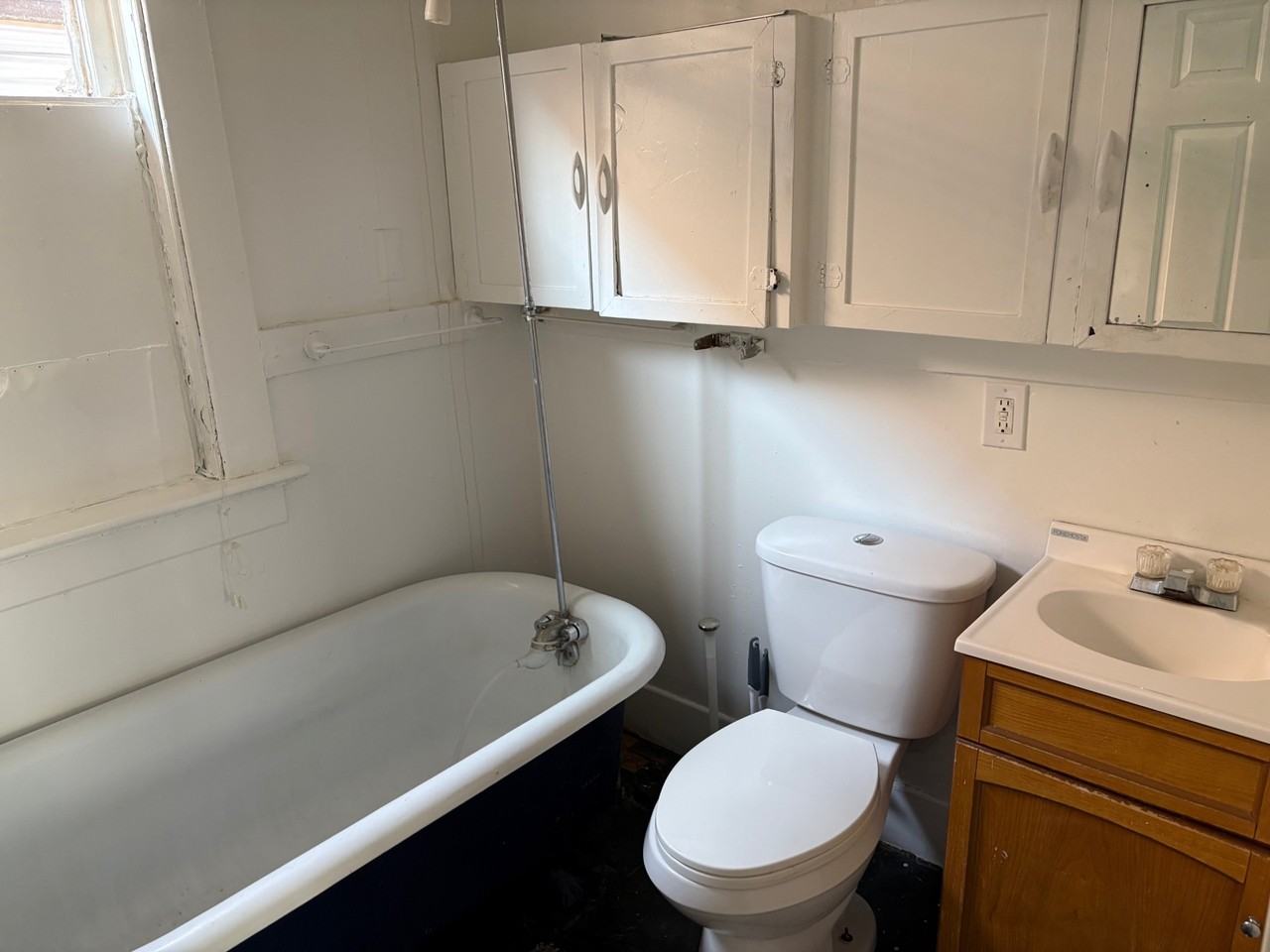 E 4th St #2 - Photo 7 of 9