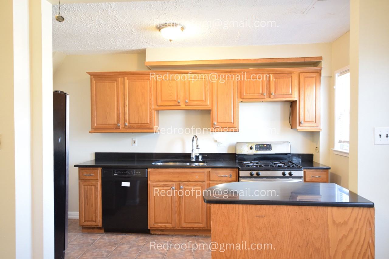 565 Brisbane Rd #1 - Photo 4 of 10