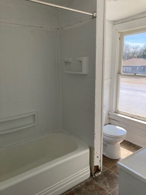 315 W Koenig St #1-2 - Photo 4 of 7