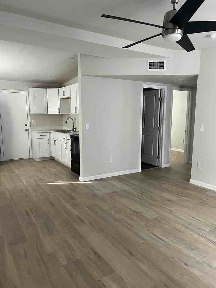 1215 E Mission Ln #3 - Photo 5 of 11