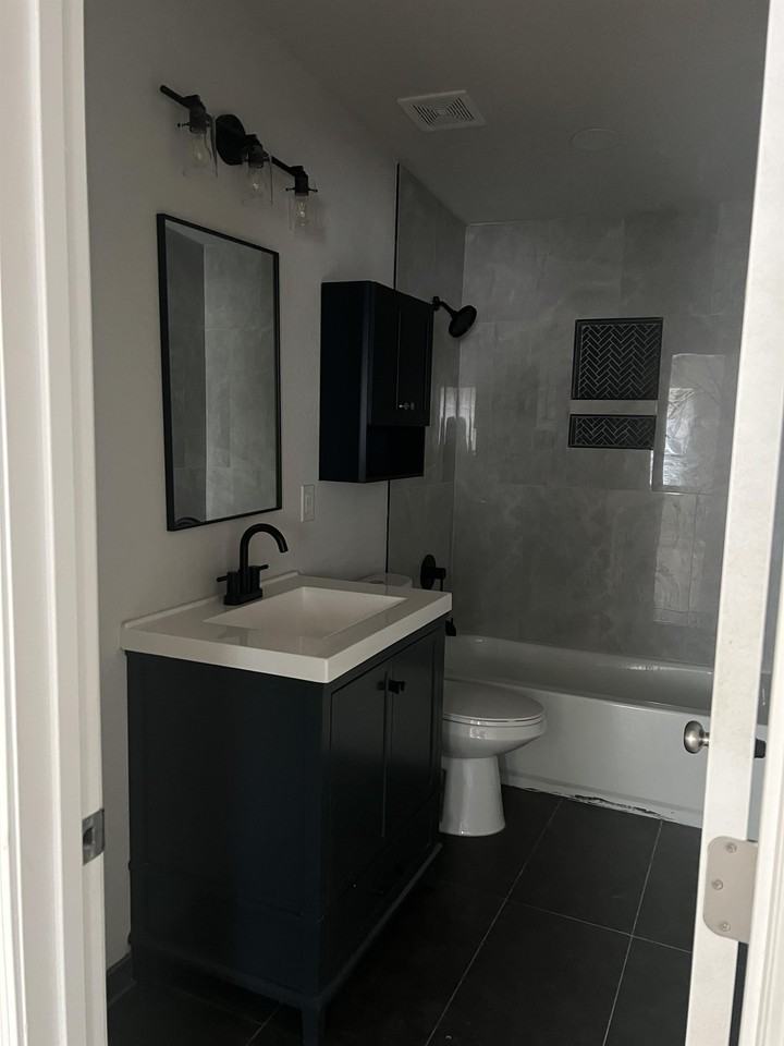 1215 E Mission Ln #3 - Photo 6 of 11