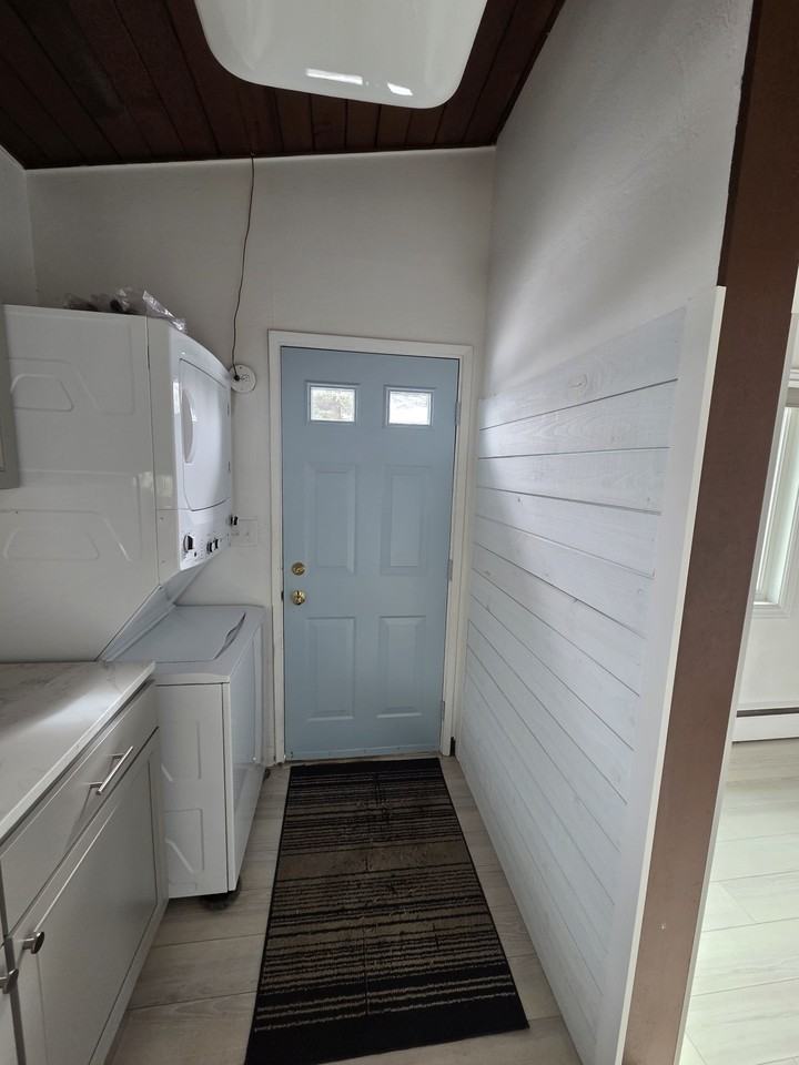 225 East Manor Avenue - Photo 5 of 15