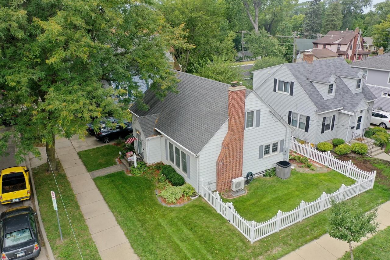 1103 1st St Nw #1 - Photo 4 of 25