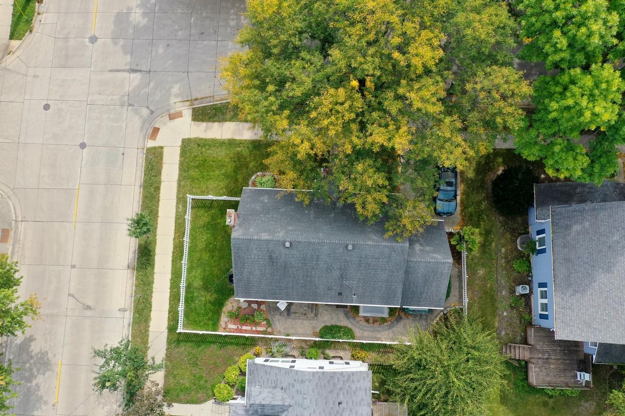 1103 1st St Nw #1 - Photo 5 of 25