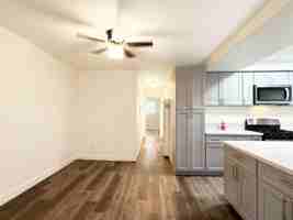 featured image of 1027 E Hill St