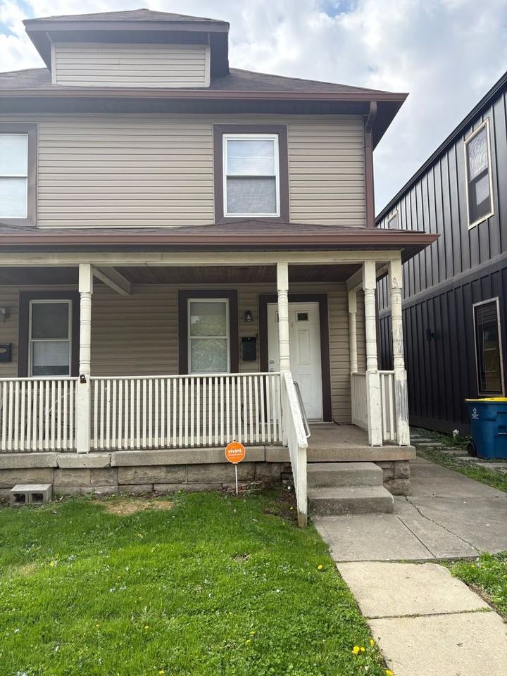 1527 Prospect St - Photo 2 of 14