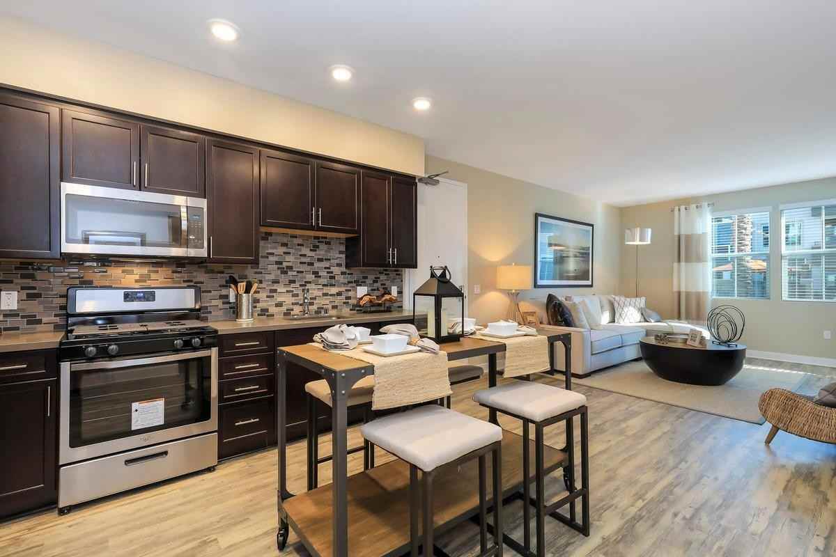 92 Esencia Dr - Photo 2 of 19