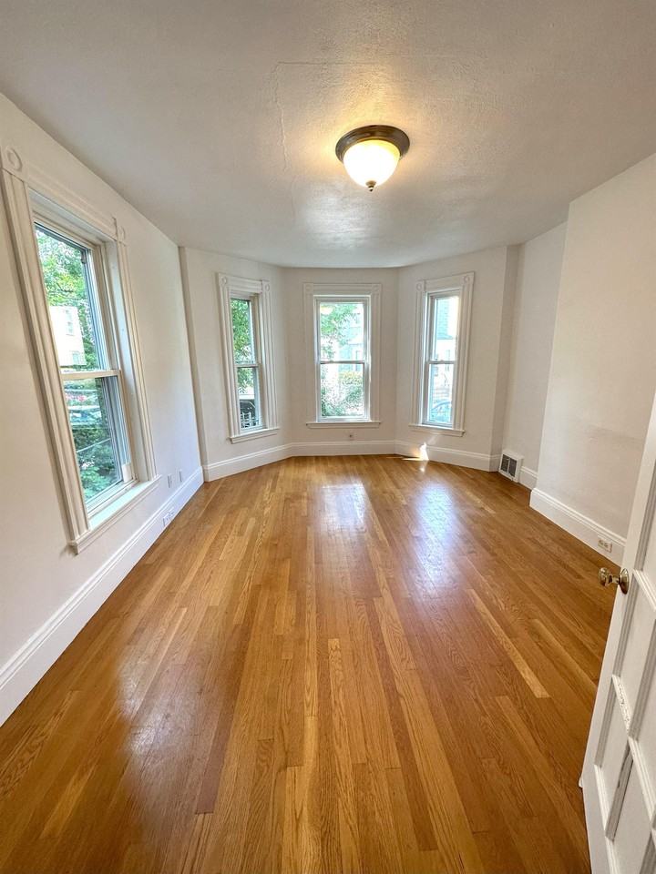 30 Hall St #1 - Photo 6 of 14