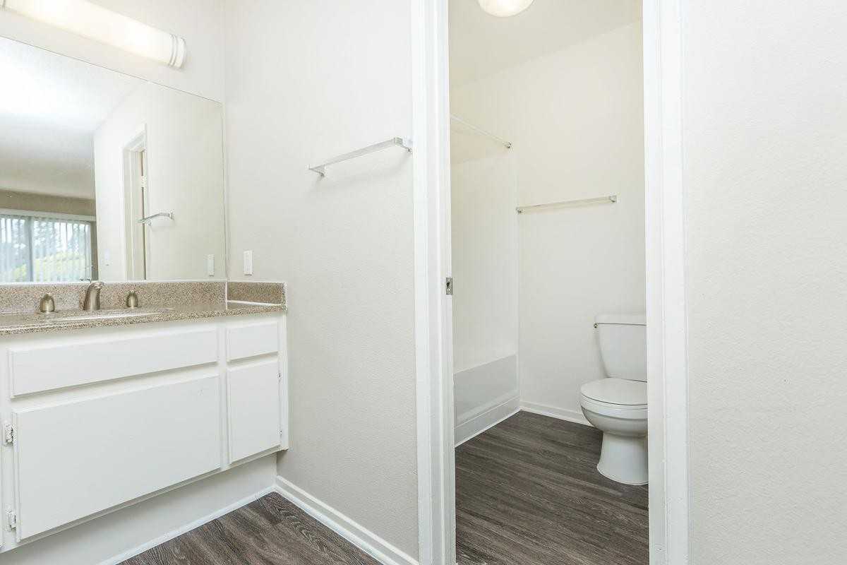 22159 Rimhurst Dr - Photo 3 of 12