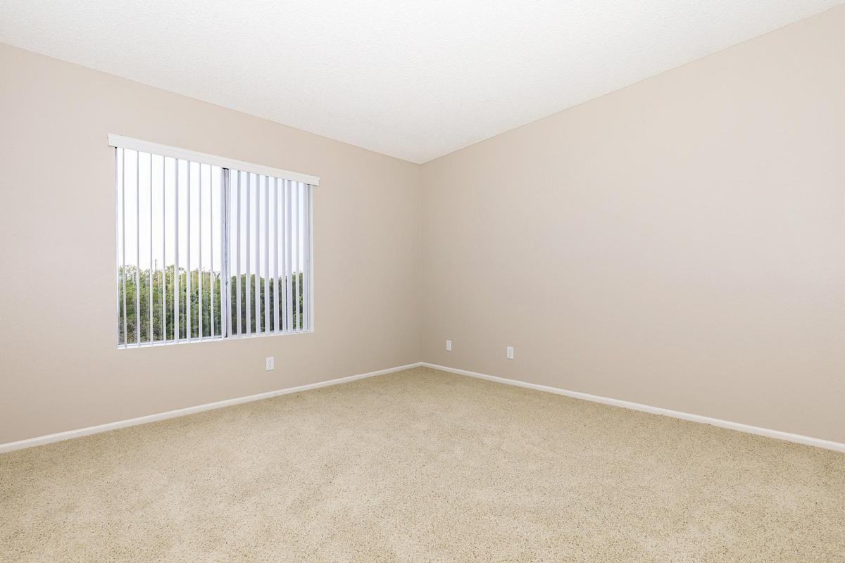 22159 Rimhurst Dr - Photo 7 of 12