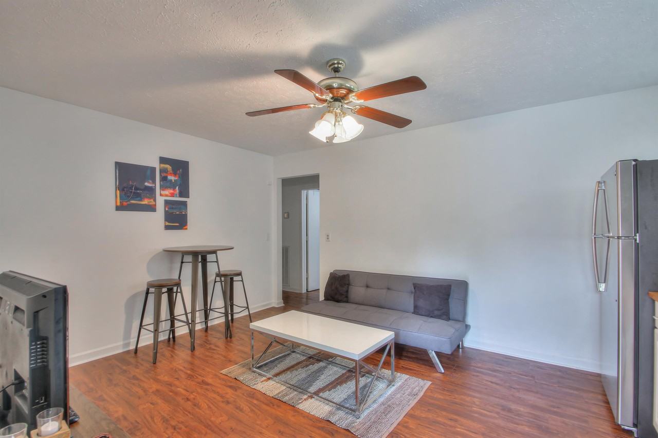 1714B Villa Place - 1 #1 - Photo 3 of 15