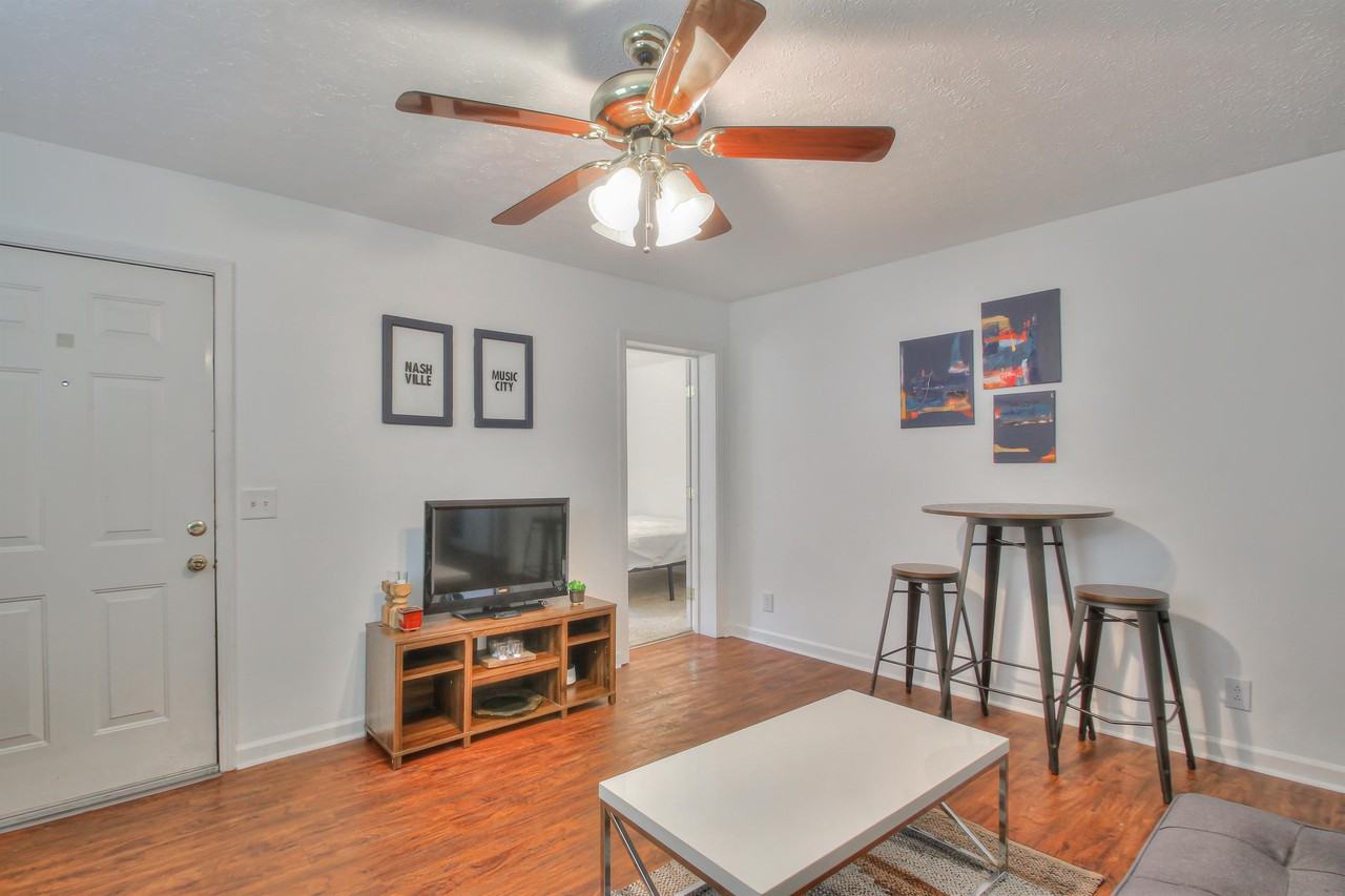 1714B Villa Place - 1 #1 - Photo 4 of 15