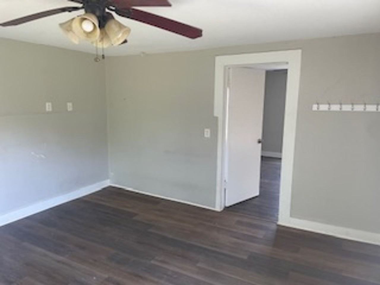 1021 W Shirley St - Photo 2 of 8