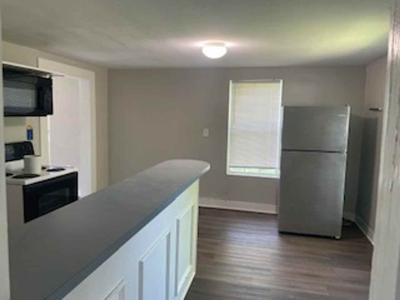 1021 W Shirley St - Photo 3 of 8