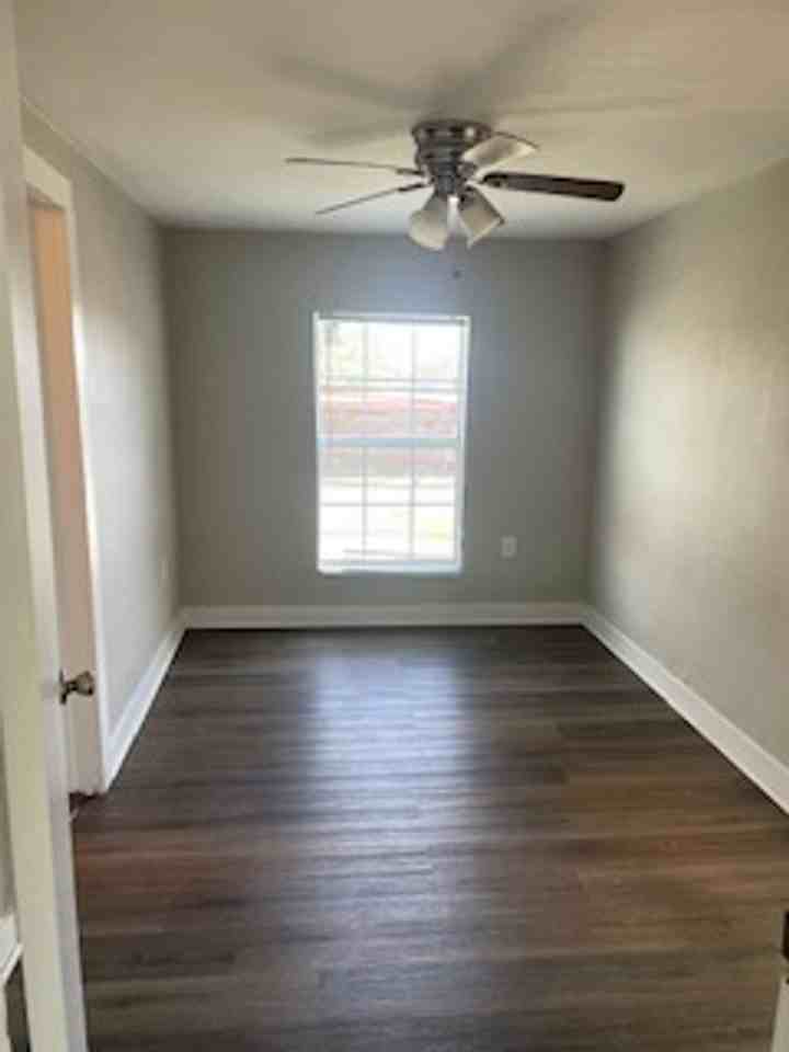 1021 W Shirley St - Photo 7 of 8