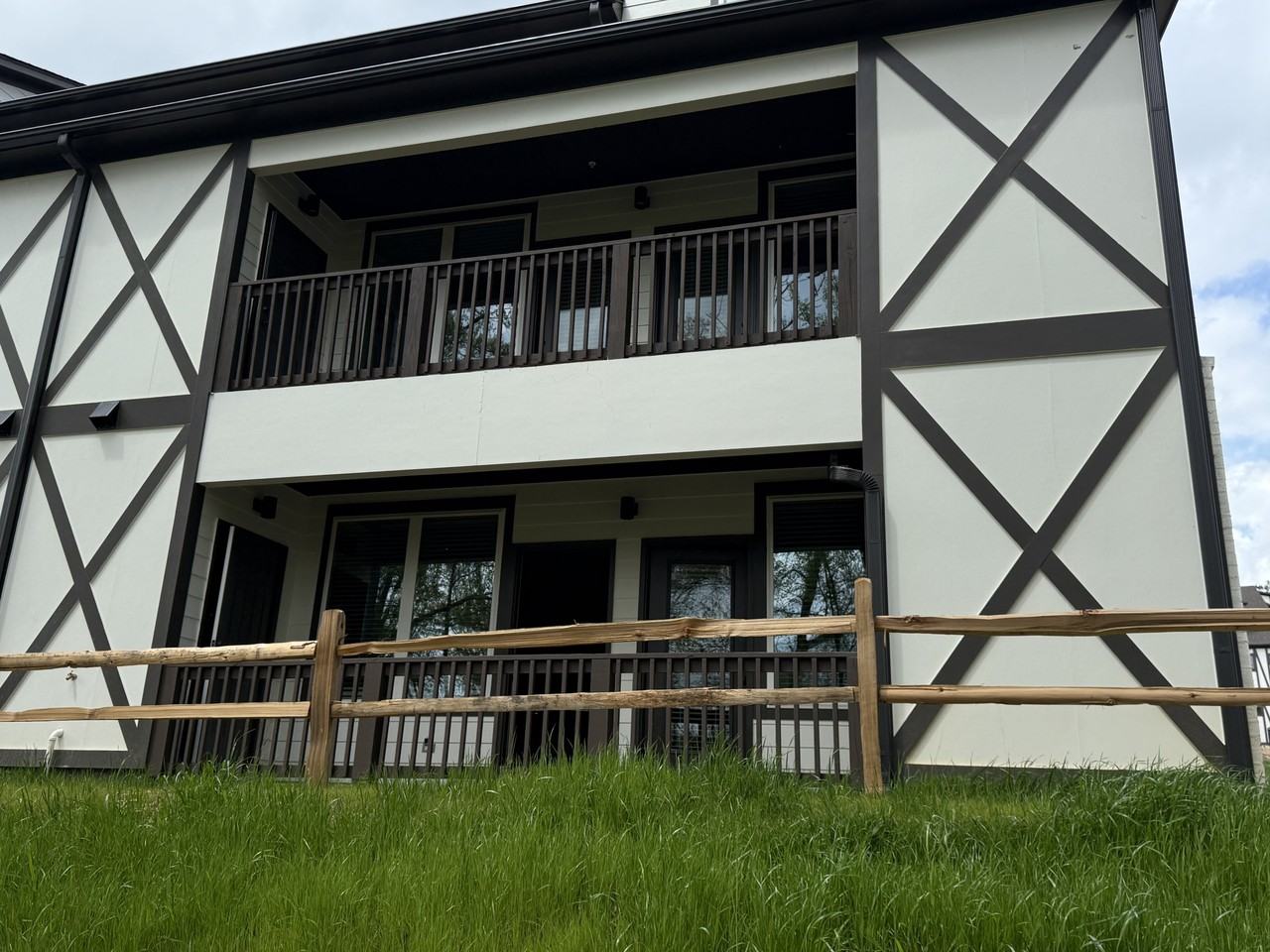 4429 Lennox PlaceBldg 12 - 65 - Photo 2 of 36