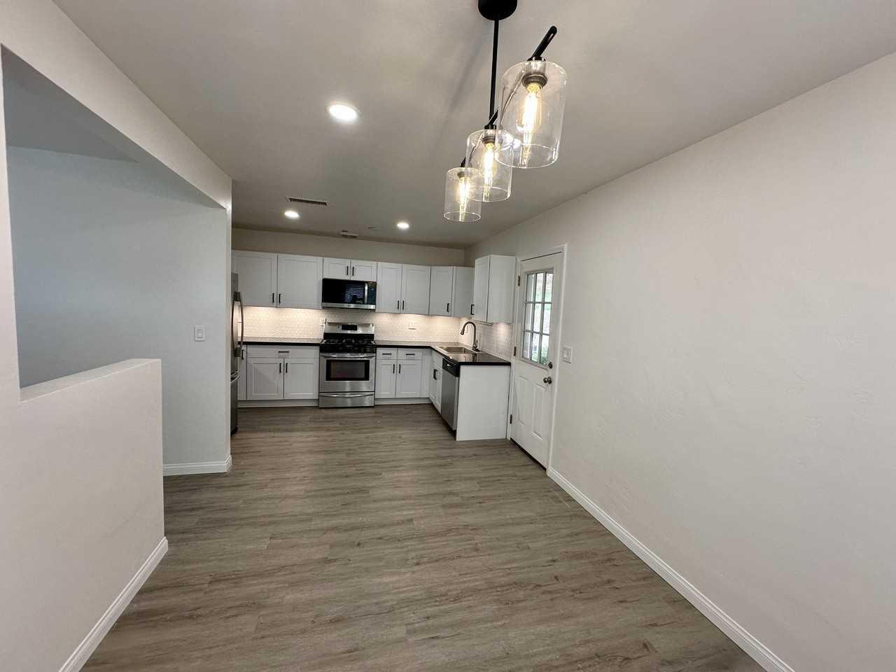 13239 Idyl Dr #1 - Photo 4 of 23