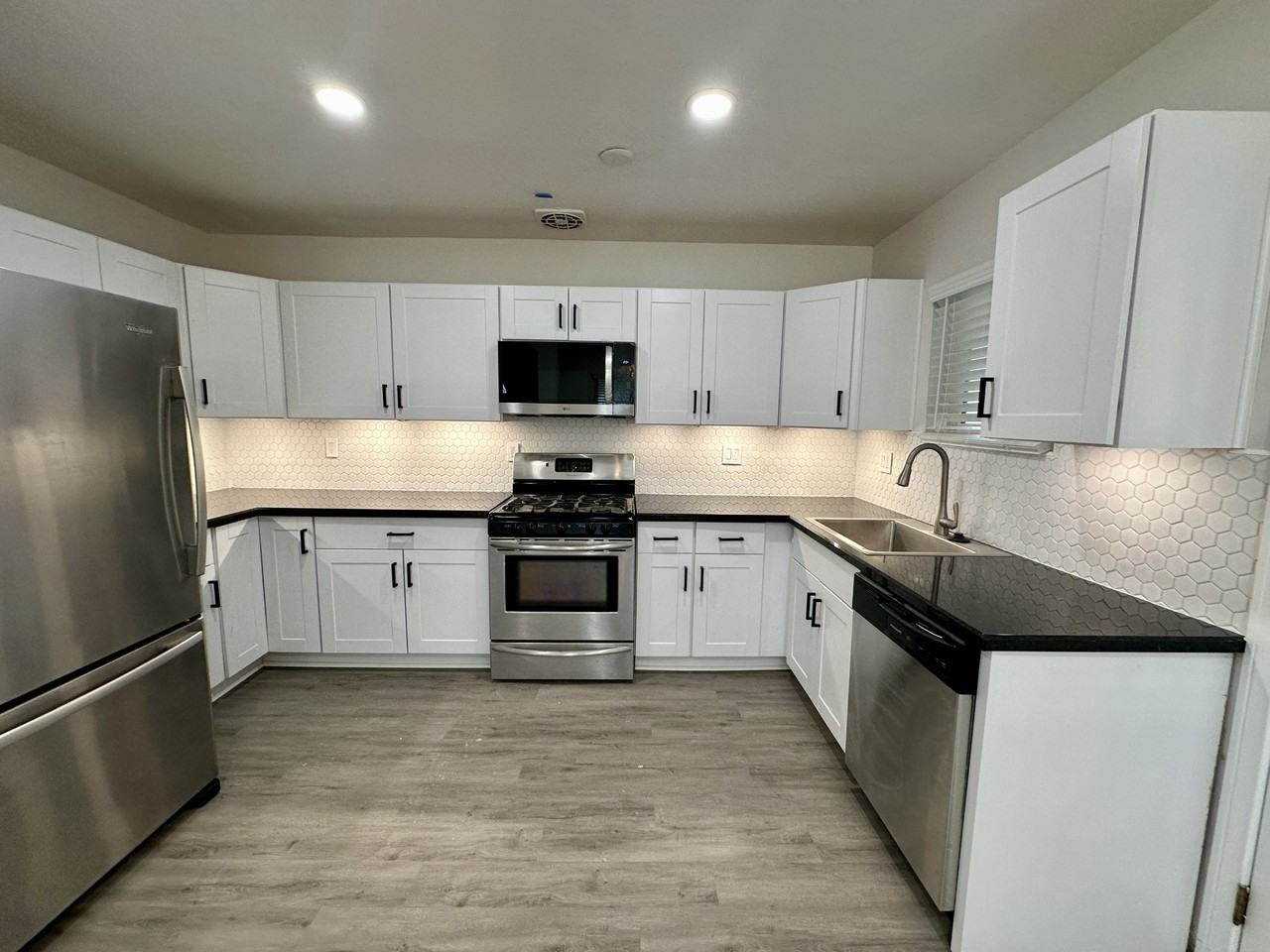 13239 Idyl Dr #1 - Photo 5 of 23