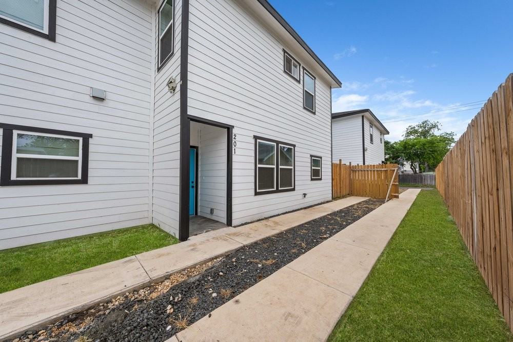 323 Gabriel - 1Unit 201 #1 - Photo 2 of 31