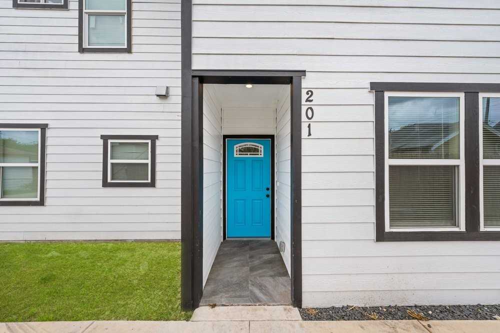 323 Gabriel - 1Unit 201 #1 - Photo 3 of 31