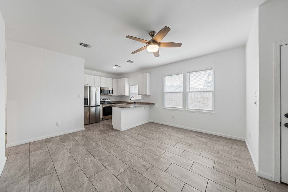 323 Gabriel - 1Unit 201 #1 - Photo 5 of 31