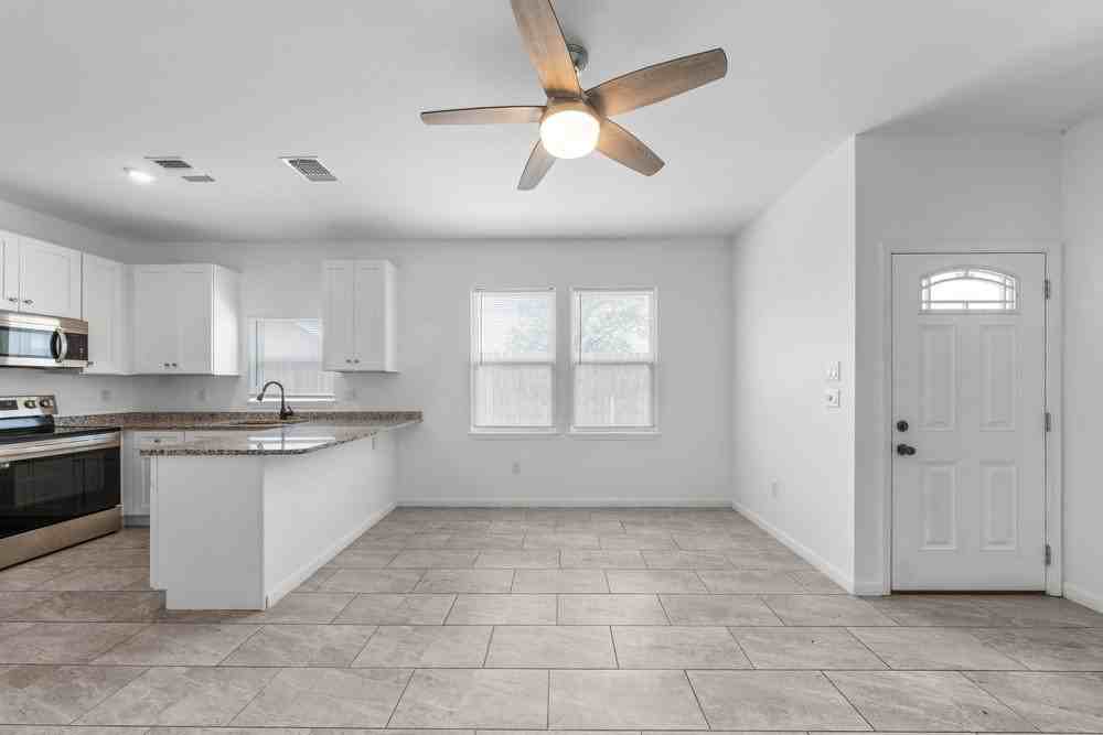 323 Gabriel - 1Unit 201 #1 - Photo 6 of 31