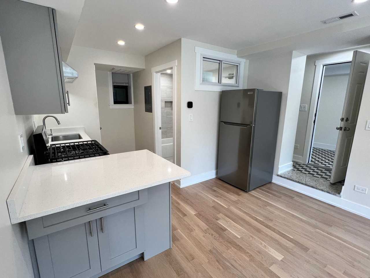 1544 W Highland Ave #1544G - Photo 4 of 10