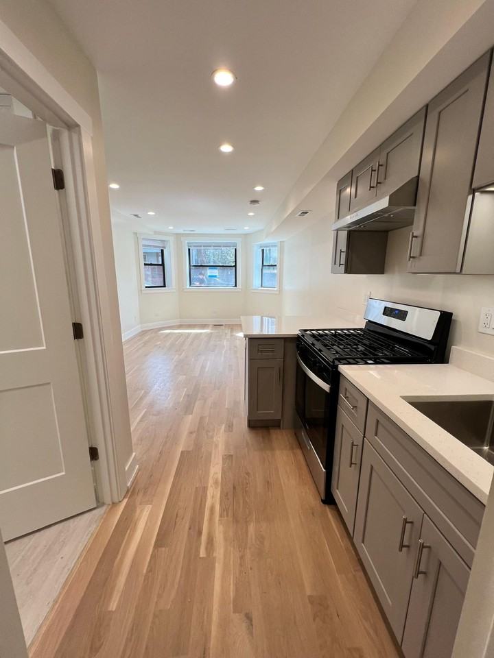 1544 W Highland Ave #1544G - Photo 6 of 10