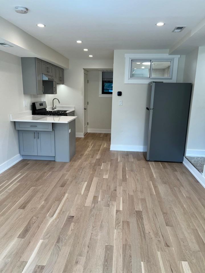 1544 W Highland Ave #1544G - Photo 7 of 10