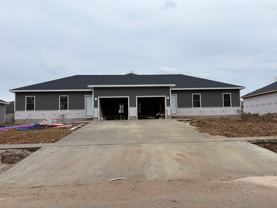 590-588 N Airport - Photo 1 of 1