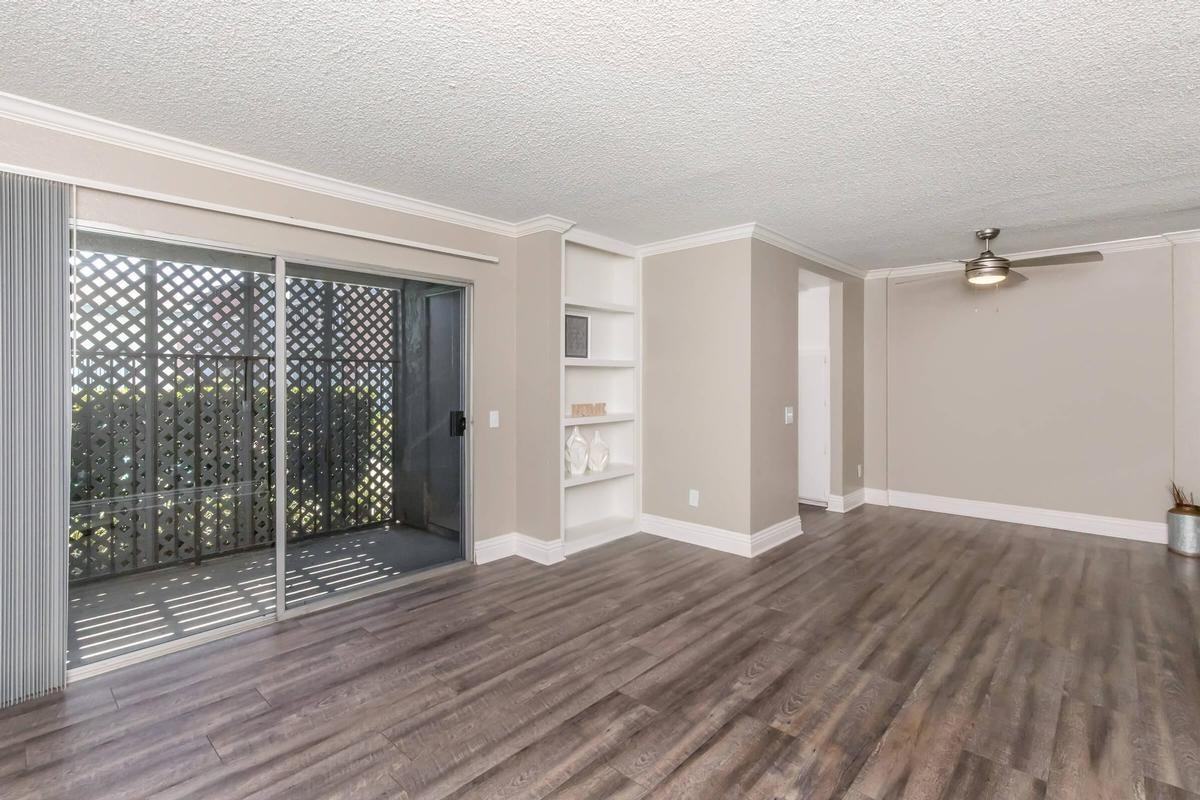 1725 E G St - Photo 5 of 13