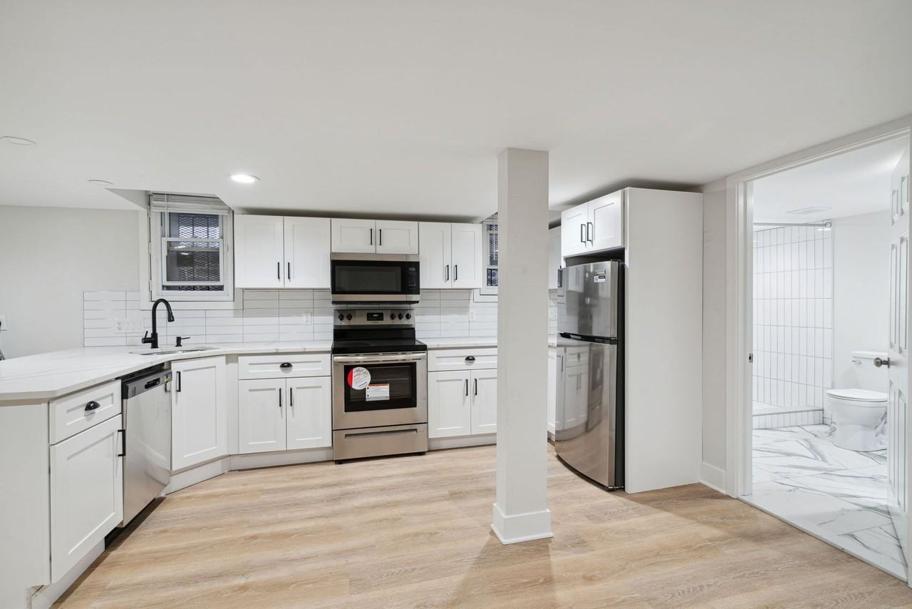 4815 Baltimore Ave. - Photo 5 of 38