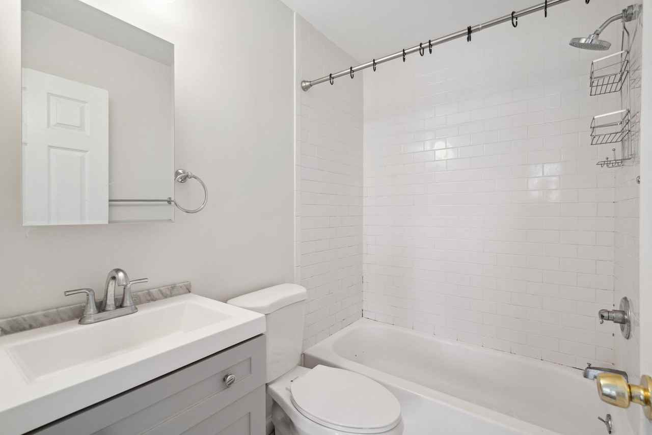 4815 Baltimore Ave. - Photo 6 of 38