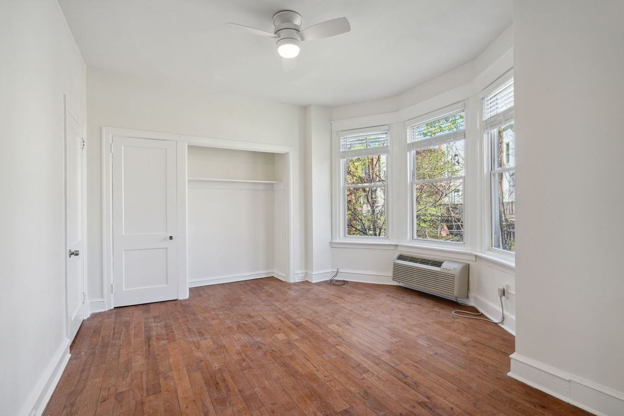 4815 Baltimore Ave. - Photo 7 of 38