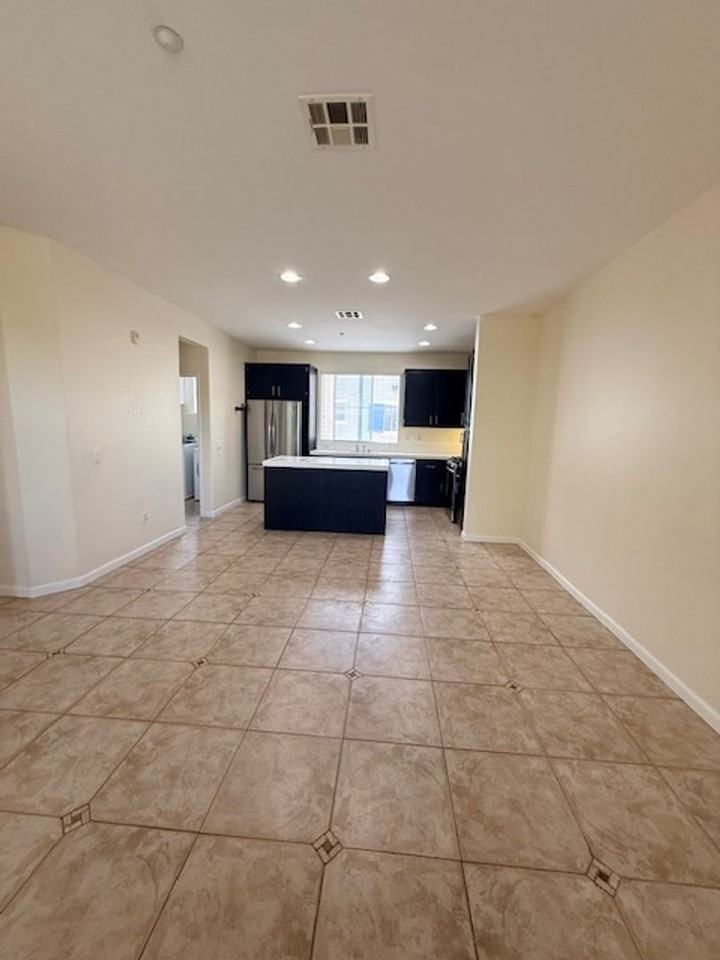 2709 Apricot Ct - Photo 4 of 16