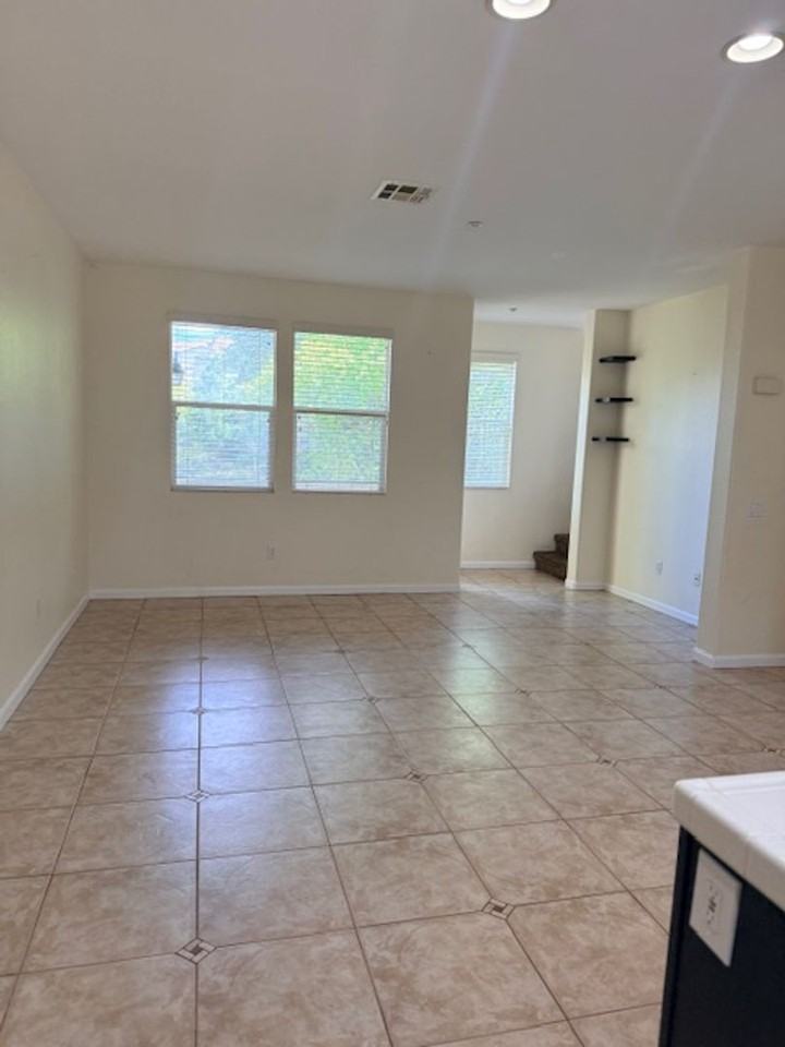 2709 Apricot Ct - Photo 5 of 16