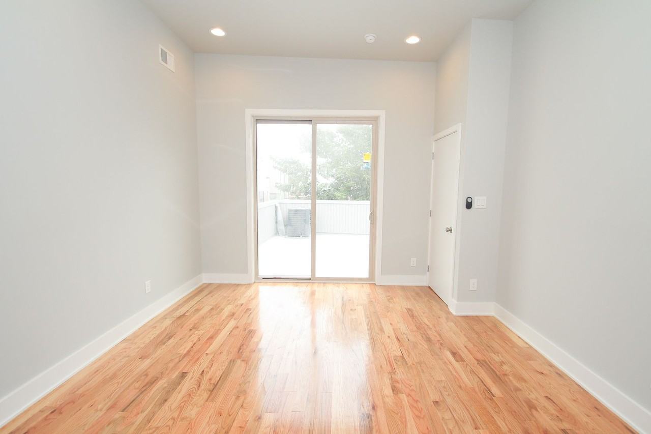 1945 Gerritt St - Photo 7 of 15